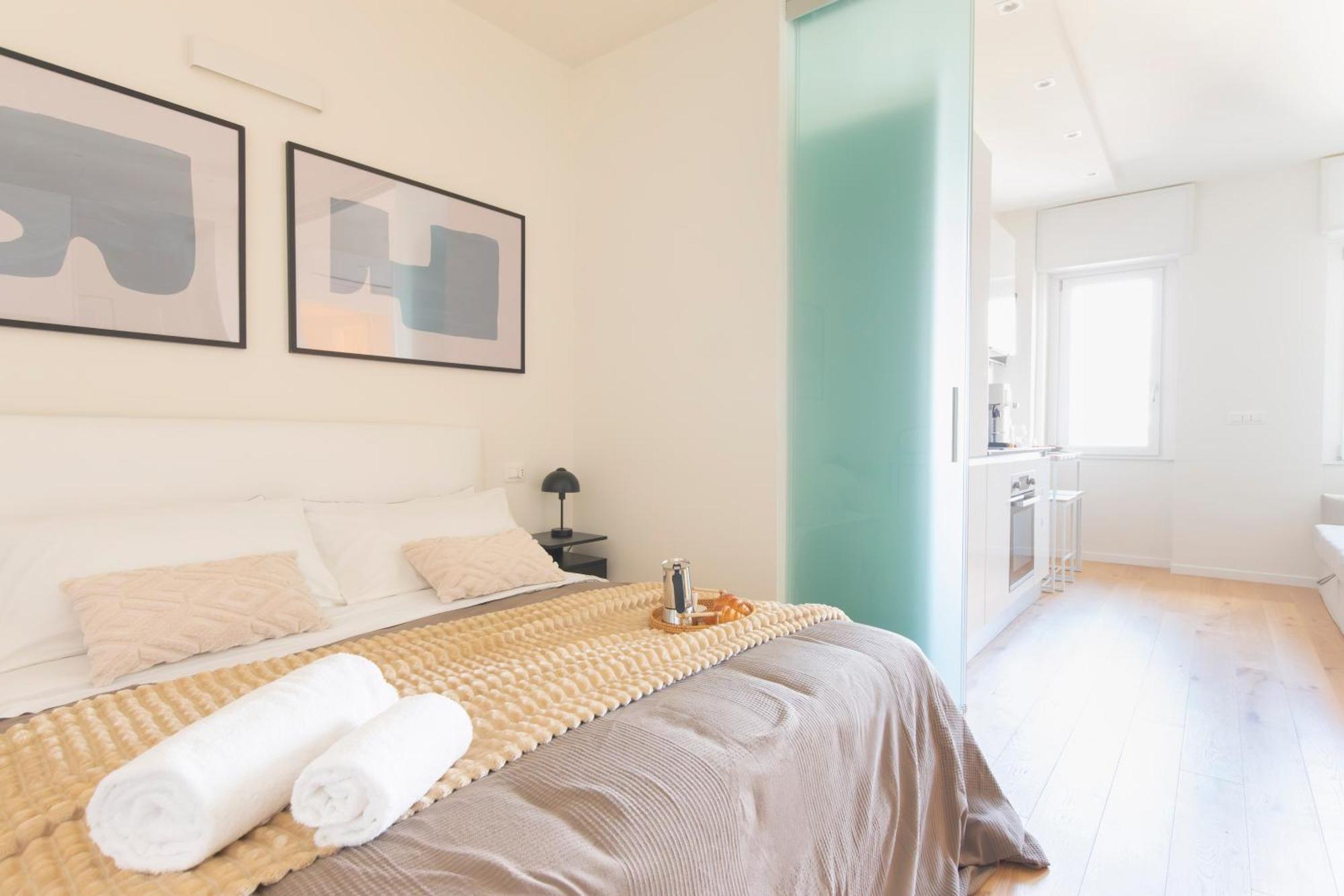 Modern & Stylish Near Isola & Station Apartment Mailand
