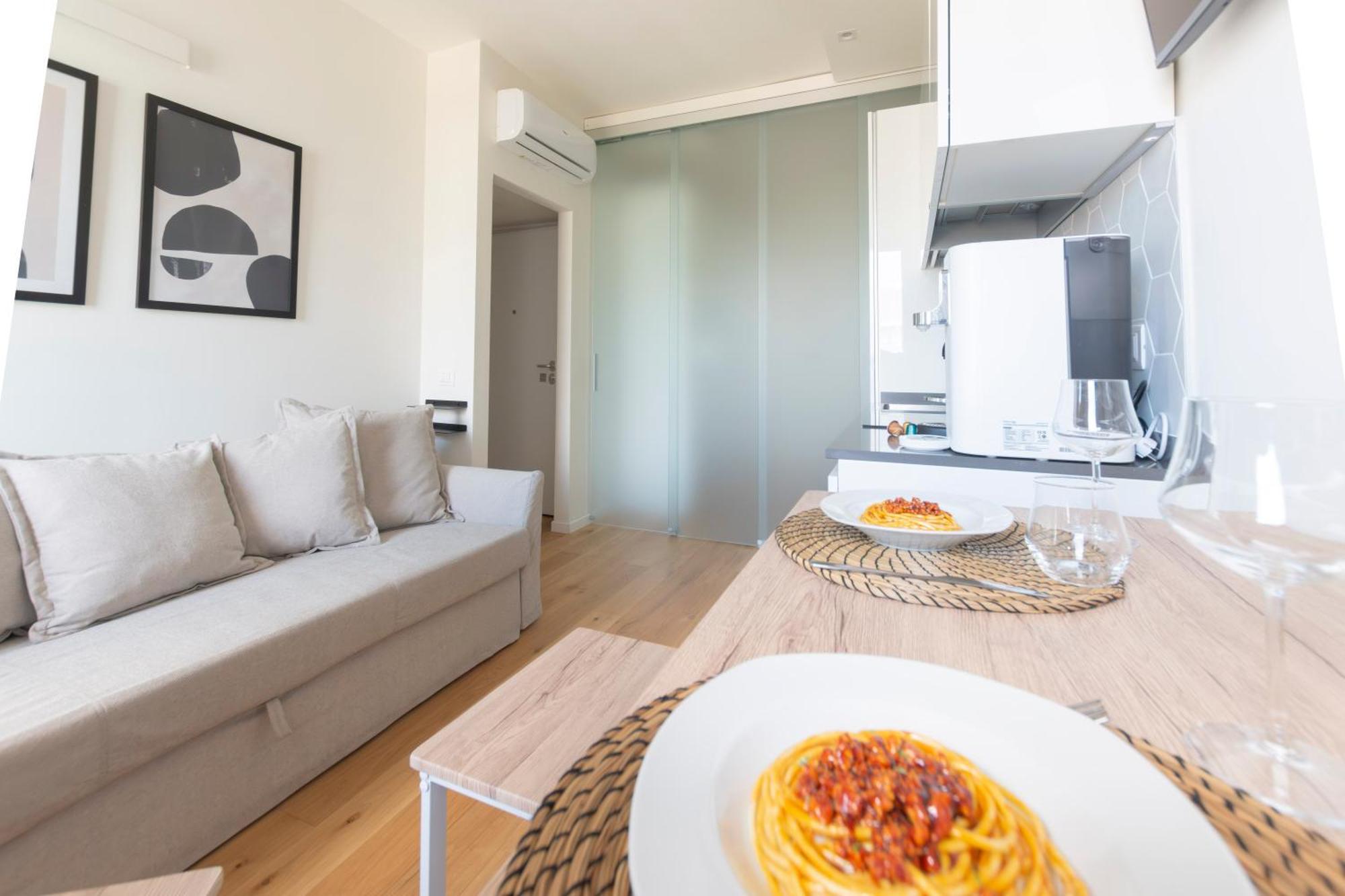 Modern & Stylish Near Isola & Station Apartment Mailand