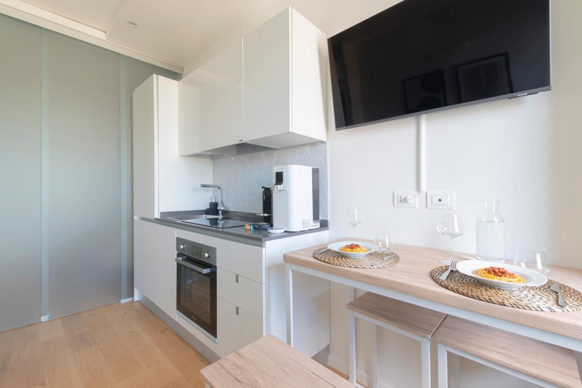 Modern & Stylish Near Isola & Station Apartment Mailand